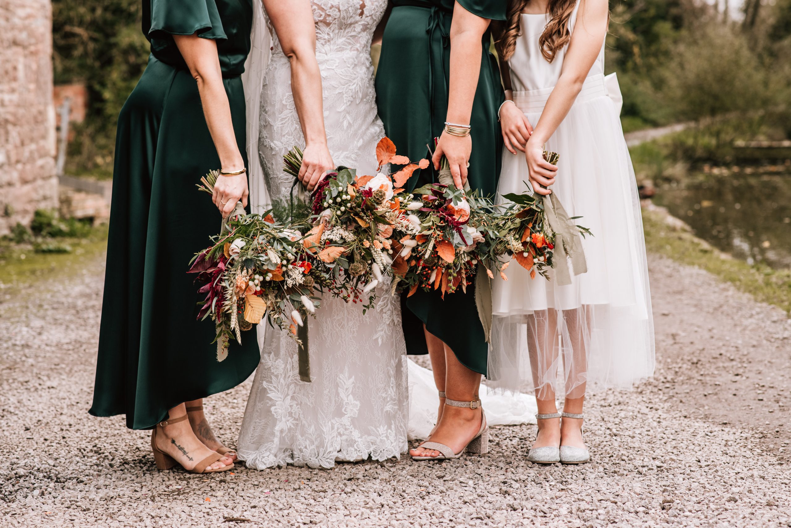 Autumnal bouquets. gloucestershire wedding photographer