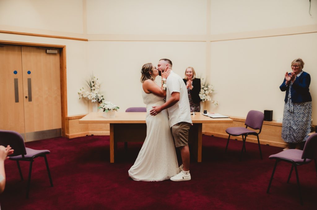 First kiss at Evehsma registry office